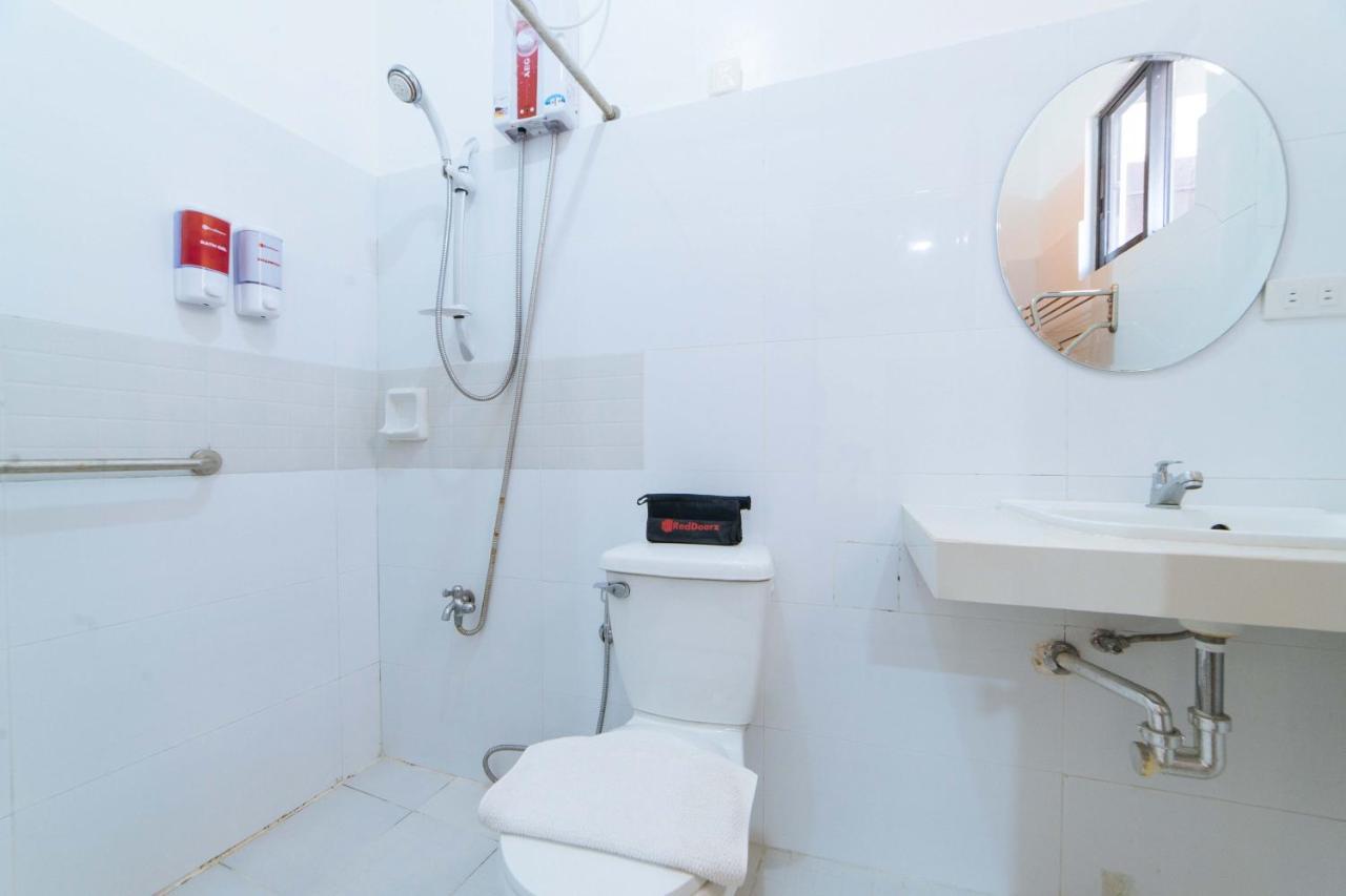 Reddoorz Plus @ San Roque Roxas City Exteriör bild